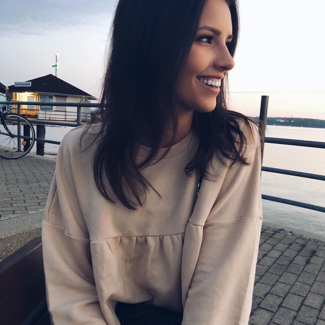 bella e sorridente come non mai