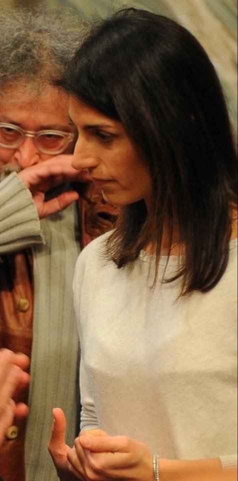 tra la gente per non distaccarsi dalla realtà come molti politici navigati