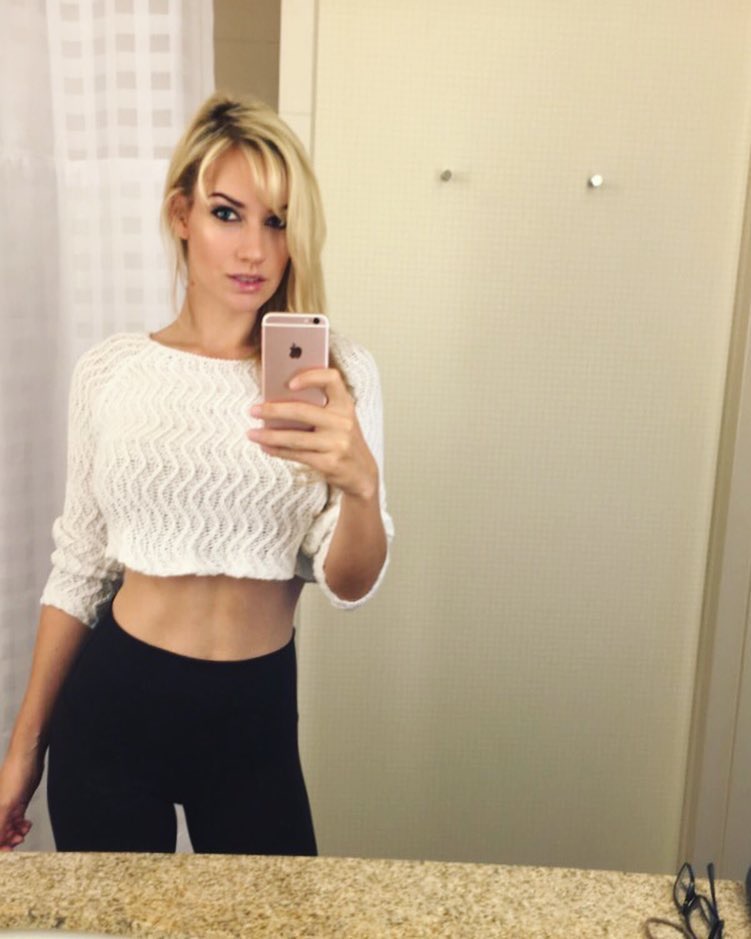 lo sguardo di Paige Spiranac che fa innamorare