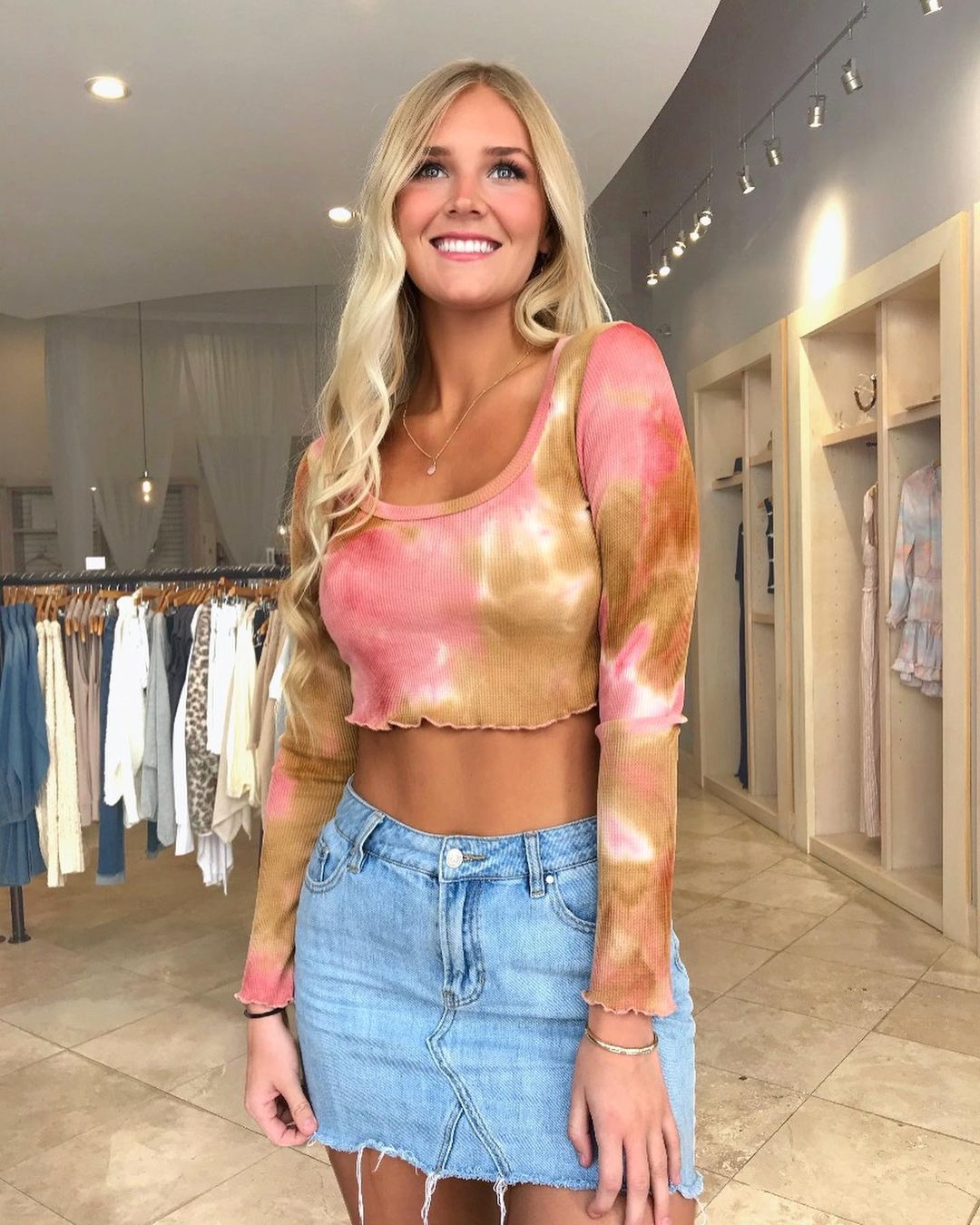 she glows every time she has to try on some clothes