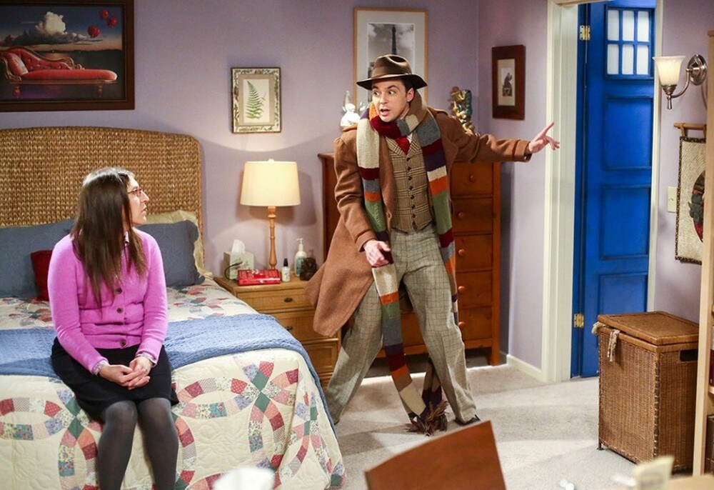 Amy regala a Sheldon il tardis del dr. Who ... che grande errore