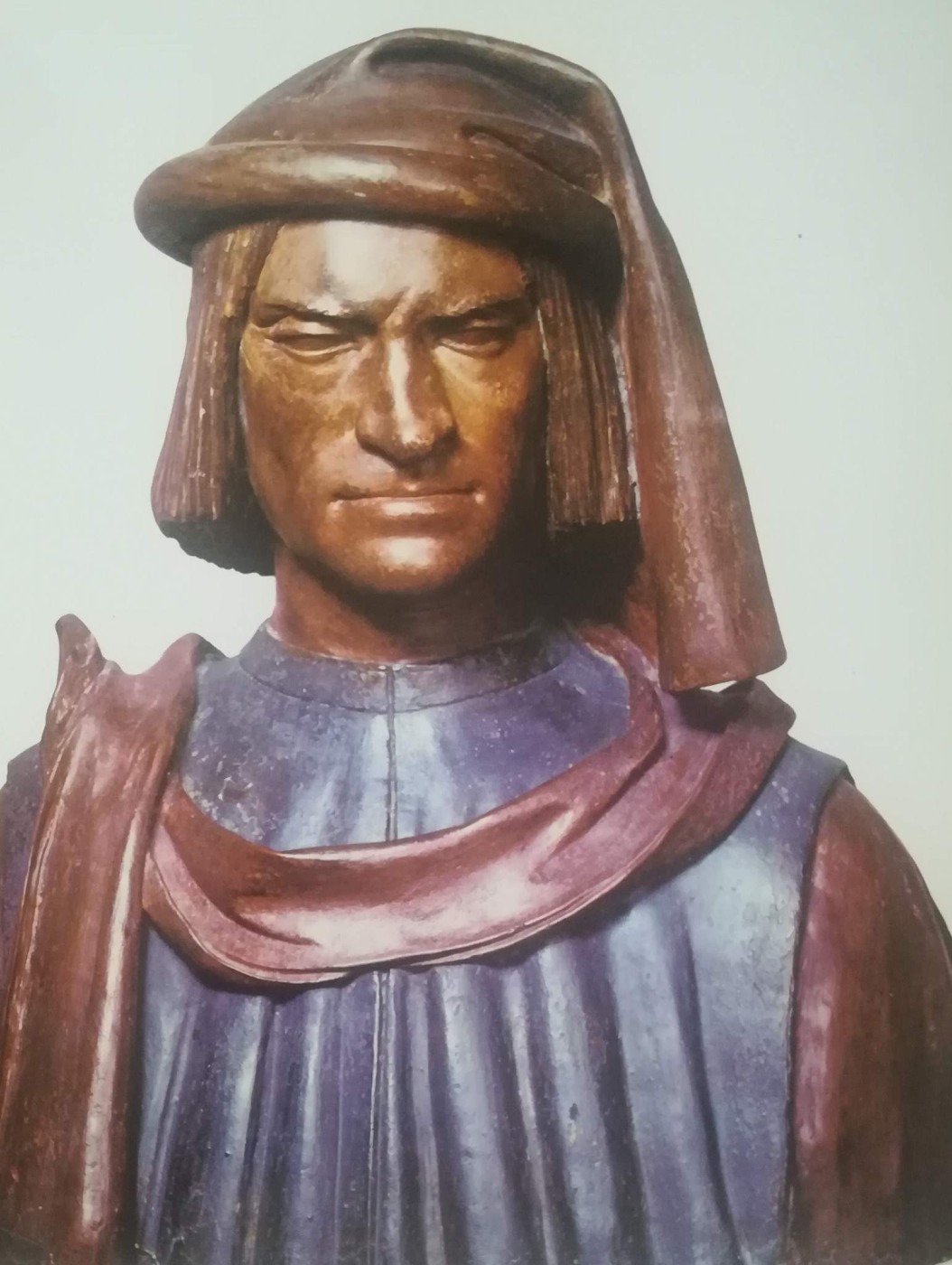 busto di terracotta che coglie con realistica evidenza il tono perentorio e volitivo del carattere di Lorenzo de’ Medici