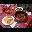 in quel tavolo da pranzo c’era di tutto per mangiare