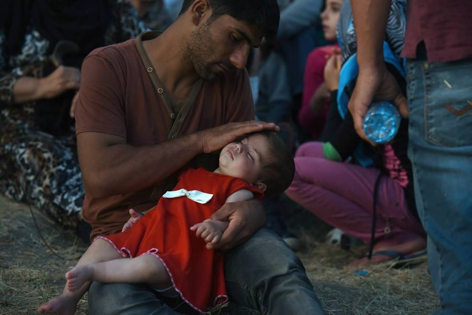 riposati amore di papà e per qualche ora potrai dimenticare gli orrori del mondo