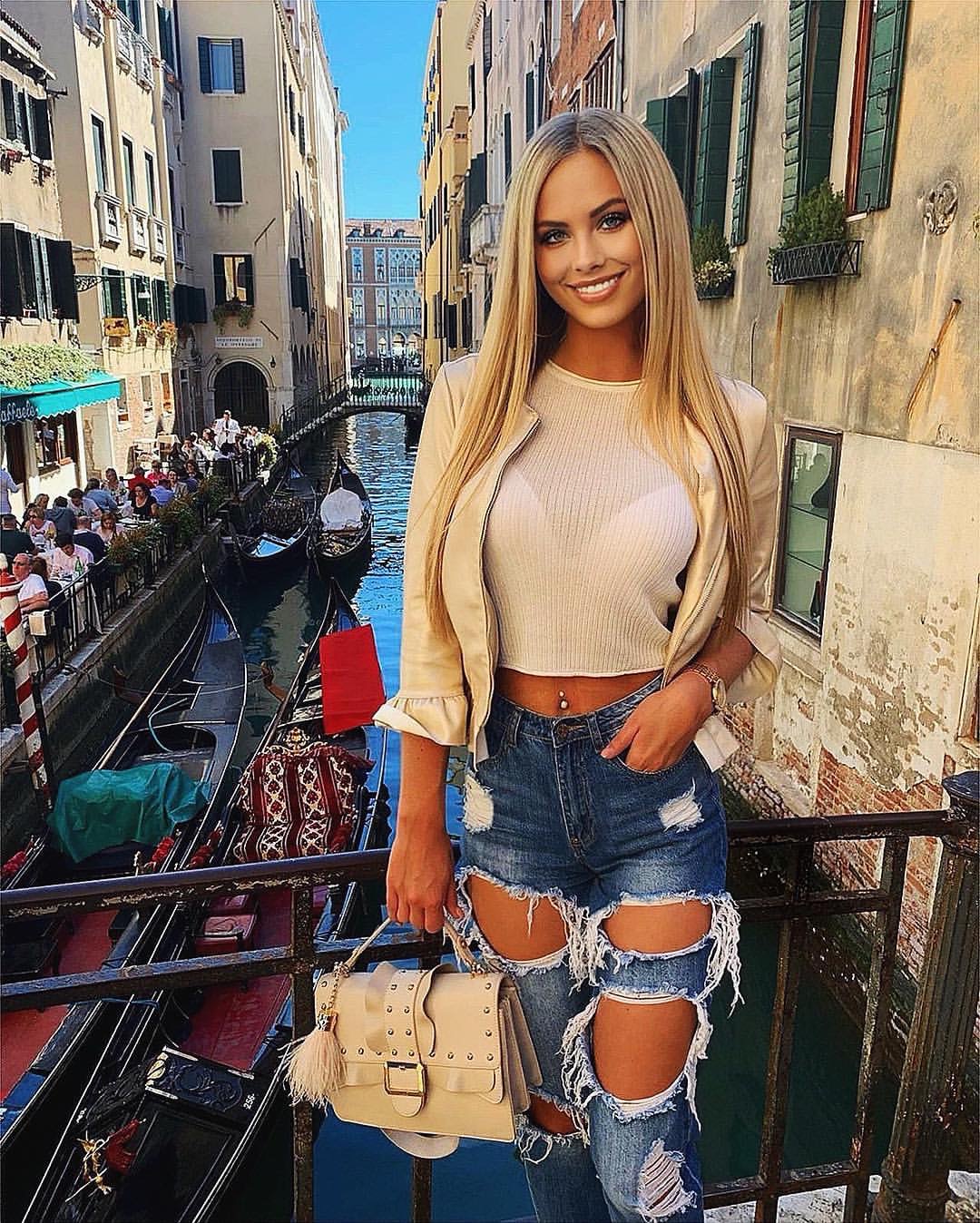 tra un po si prende la gondola per un giro tra le meraviglie di Venezia