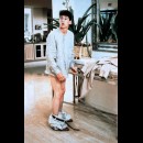 un giovane Patrick Dempsey si cala i pantaloni