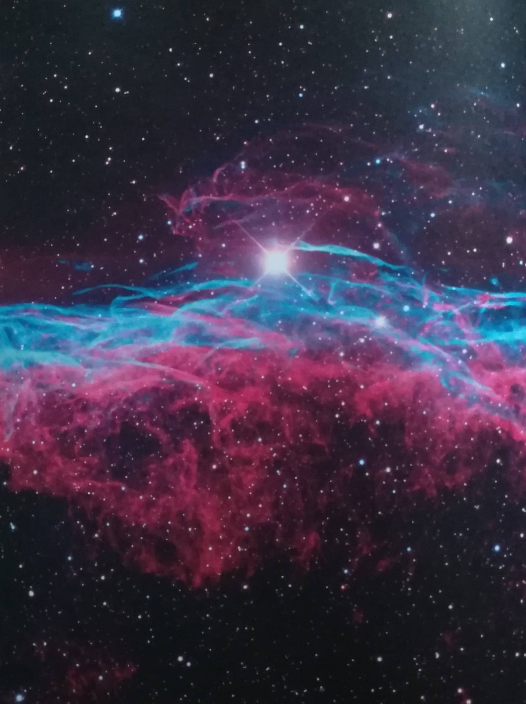 Parte visibile di un residuo di Supernova detto Anello del Cigno
