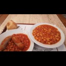 Pasta e fagioli con salsicce e fagioli