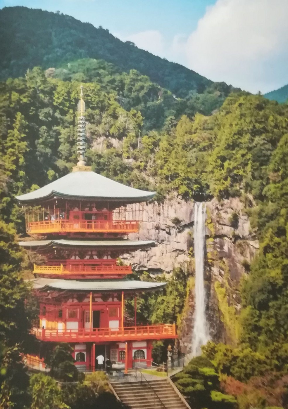 La cascata di Nachi a due passi della pagoda del tempio Seingantoji