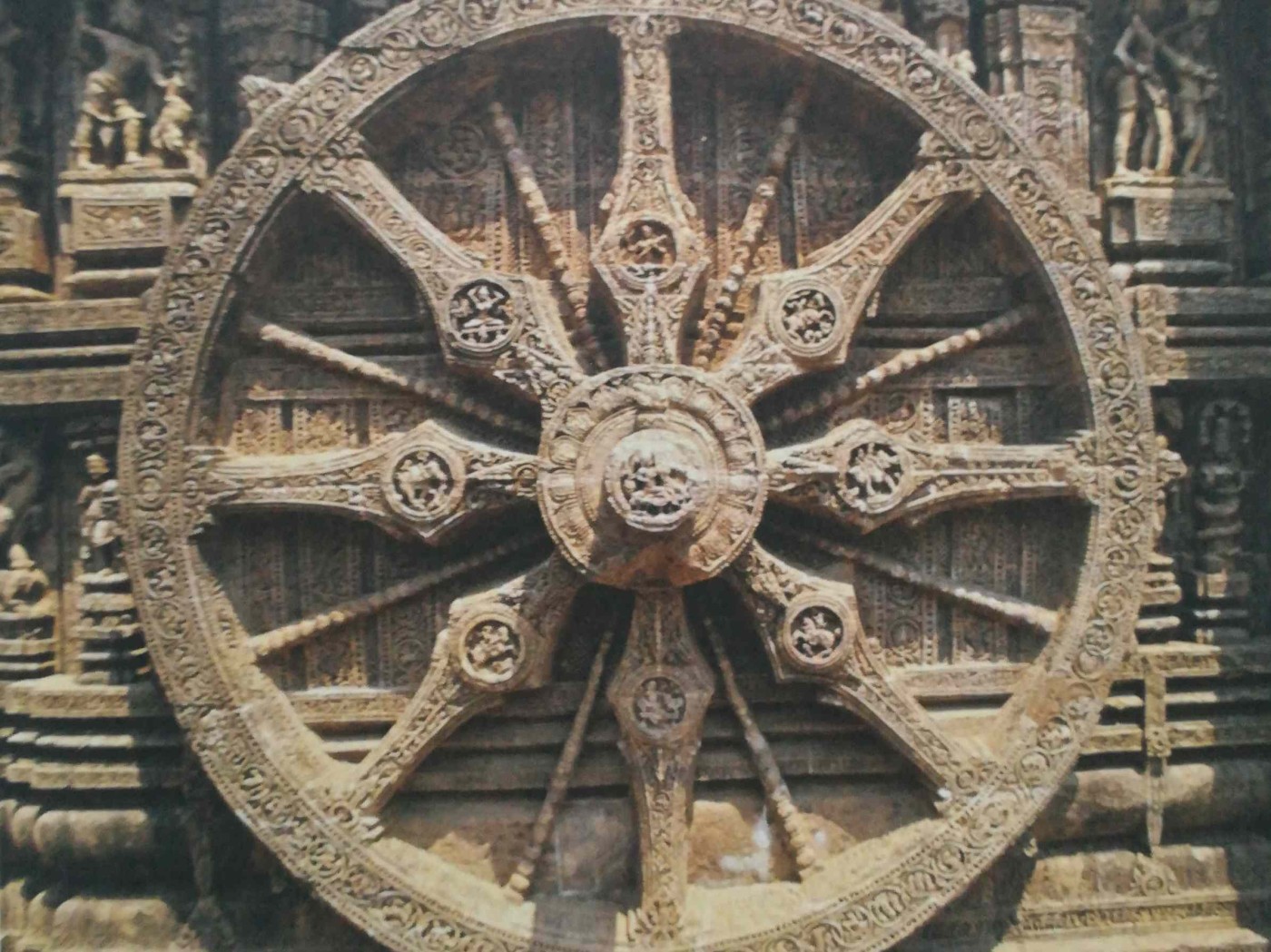 La ruota del tempio del Sole di Konarak