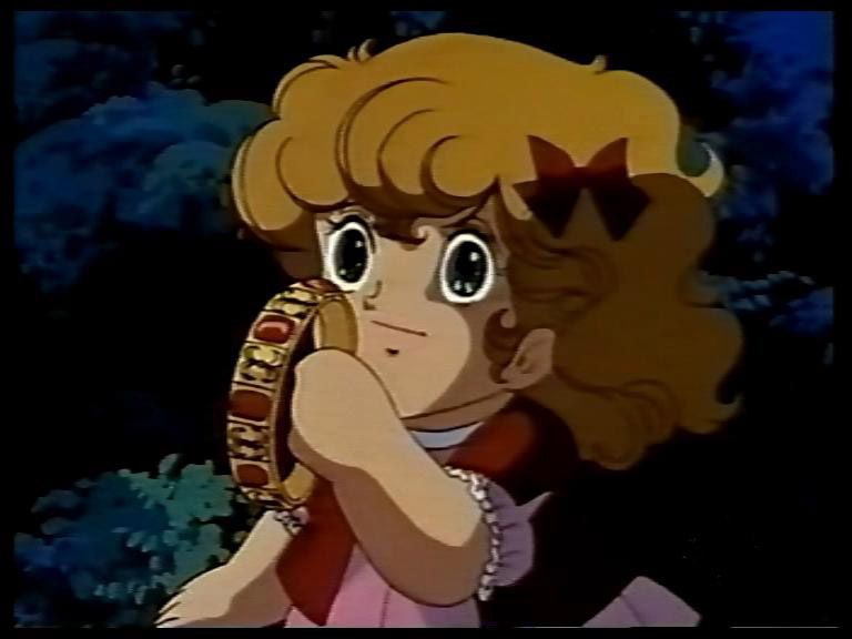 Georgie felice perchè ritrova il suo braccialetto smarrito