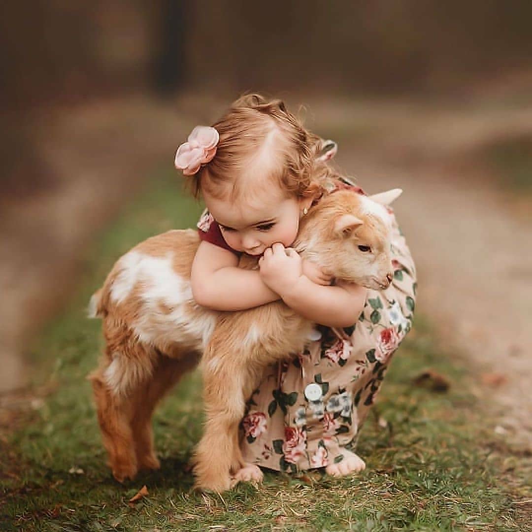 Un lungo tenero abbraccio pieno d’amore