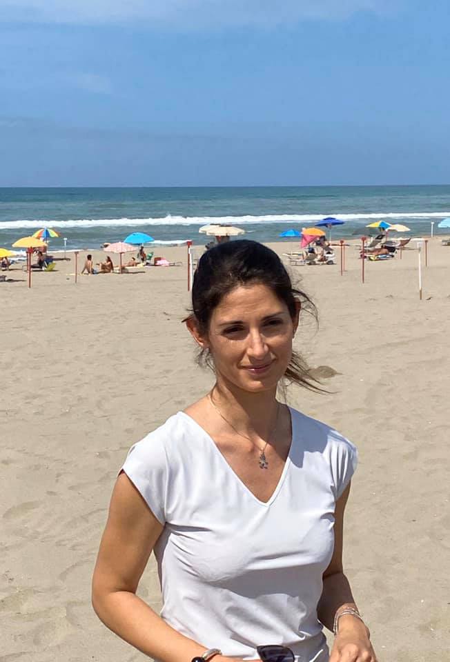 la sindaca dalle spiaggie di Ostia