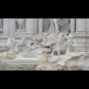 come si chiamano i cavalli scolpiti nella fontana di Trevi