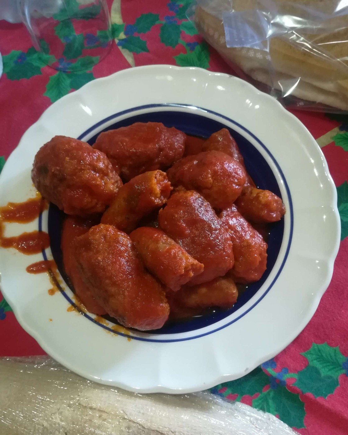 salsicce e polpette aumentano di goduria con la delizia del pane caldo