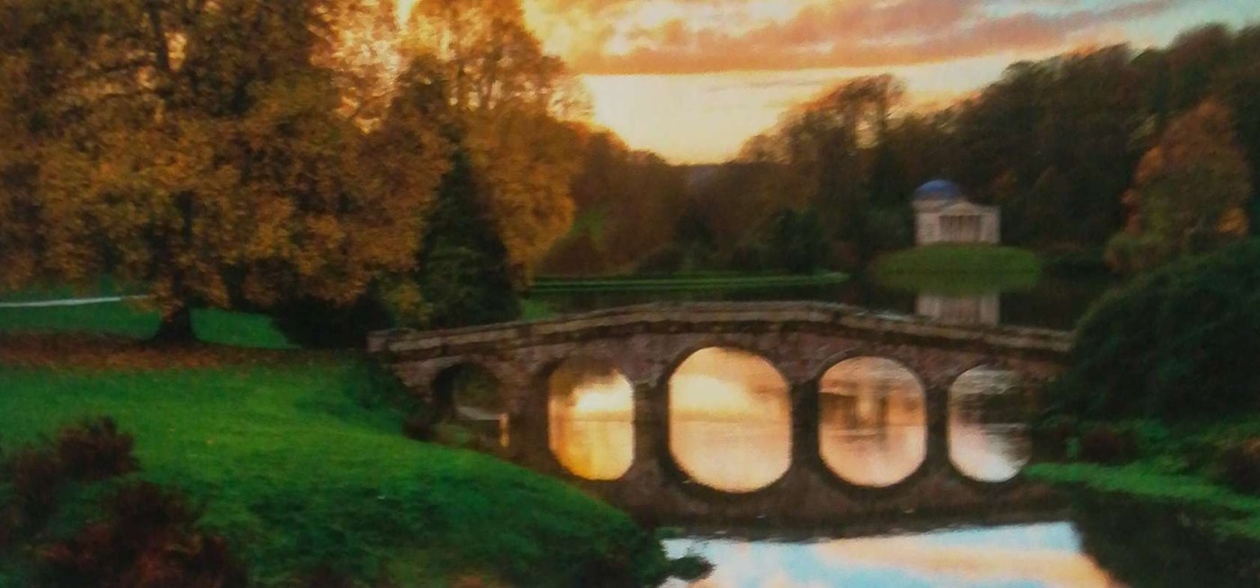 I pittoreschi giardini della tenuta di Stourhead del XVIII secolo
