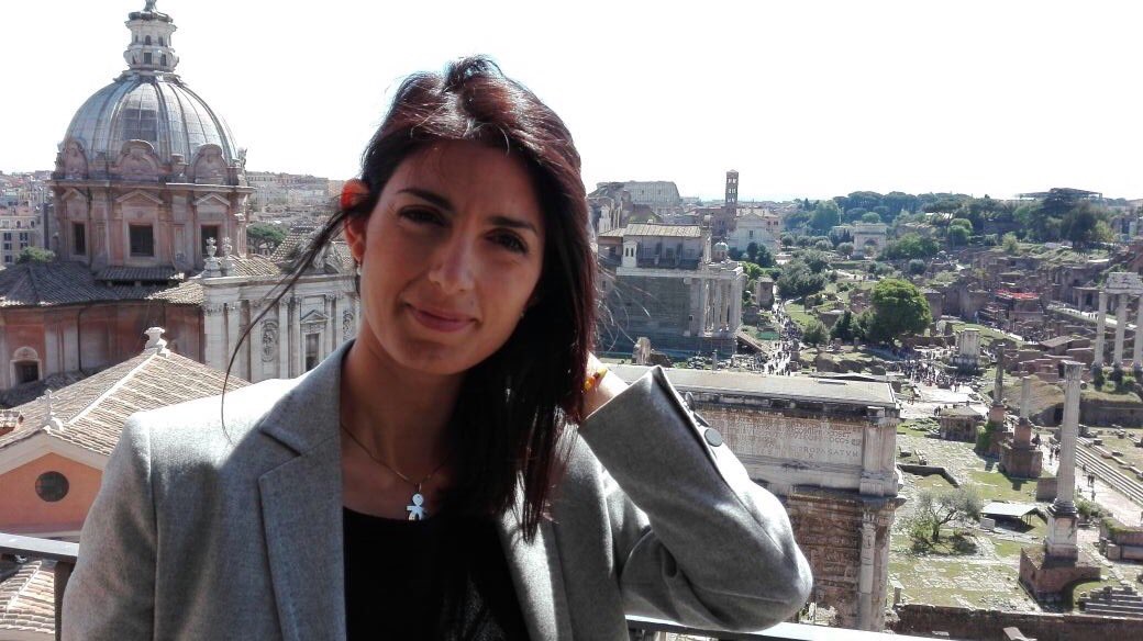 dal balcone del campidoglio la nuova sindaca