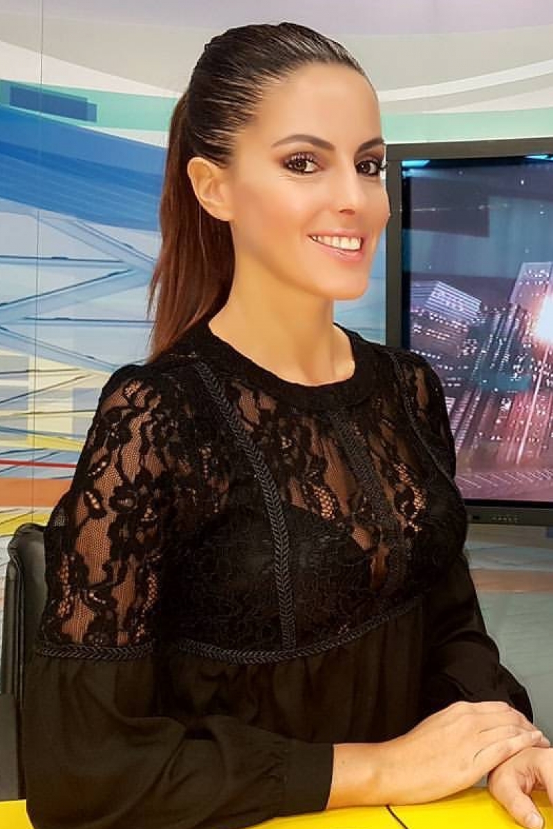 capelli all’indietro - Nathalie Goitom 