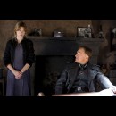 il colonnello Hans Landa ammira Charlotte, una delle figlie di laPadite