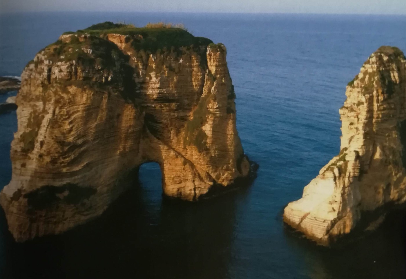 Gli scogli del Piccione: lo spettacolo naturale del Litorale di Beirut