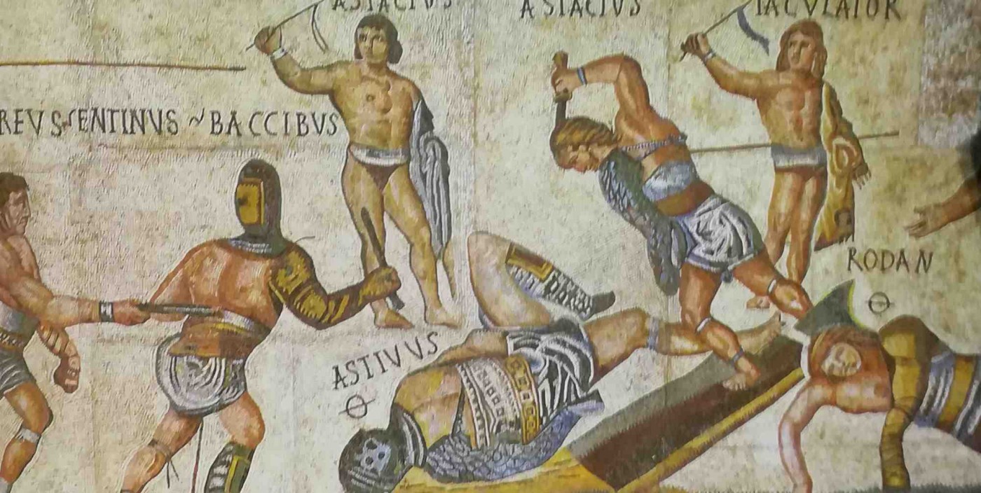 mosaico con combattimento fra gladiatori
