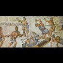 mosaico con combattimento fra gladiatori
