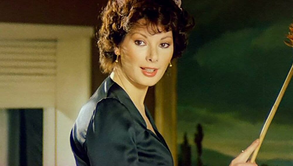 Edwige Fenech nel ruolo della donna delle pulizie