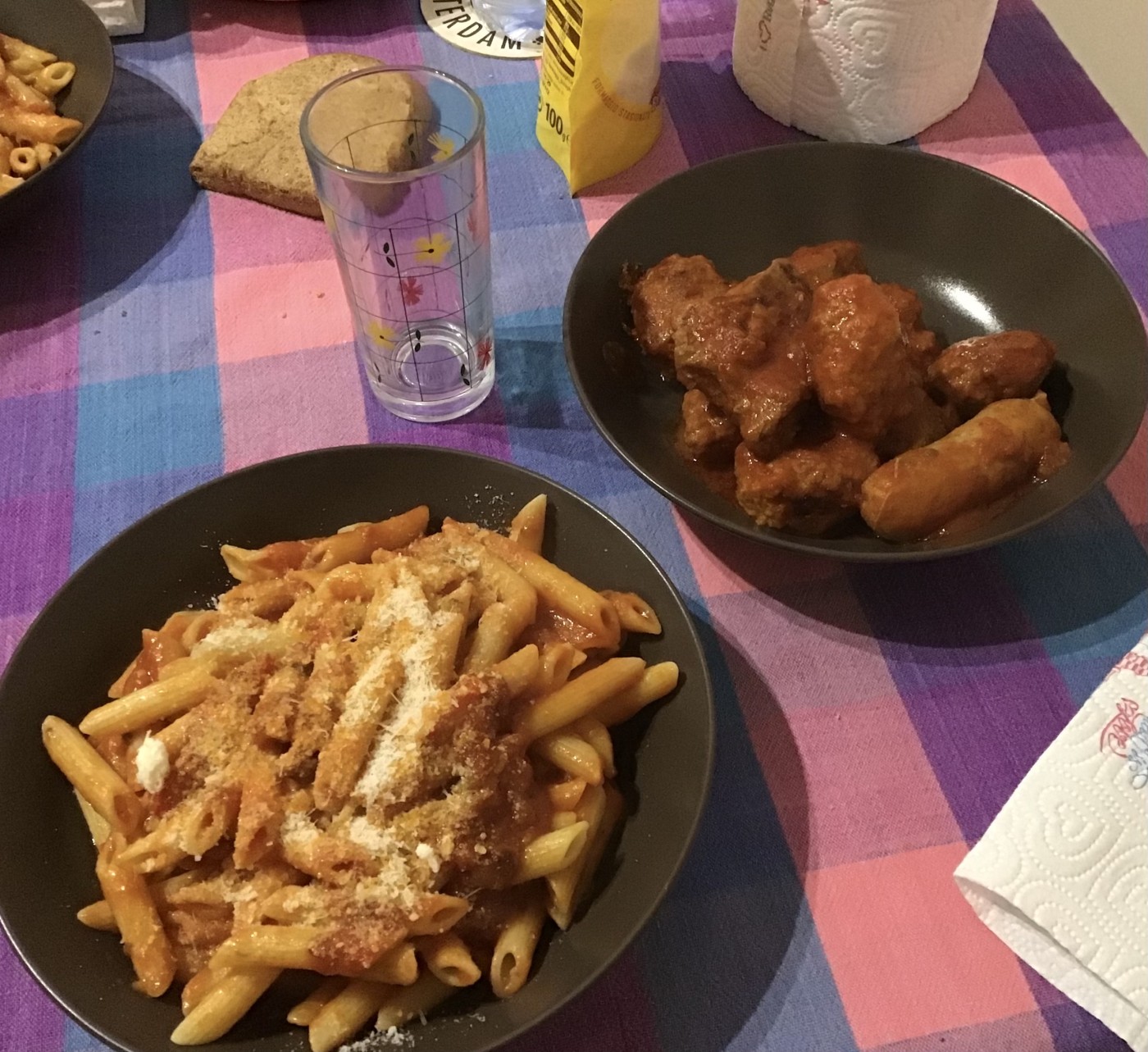 Penne al sugo come primo ma è solo l’inizio