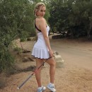 con quella mazza da golf in mano, tutto sei tranne che indifesa