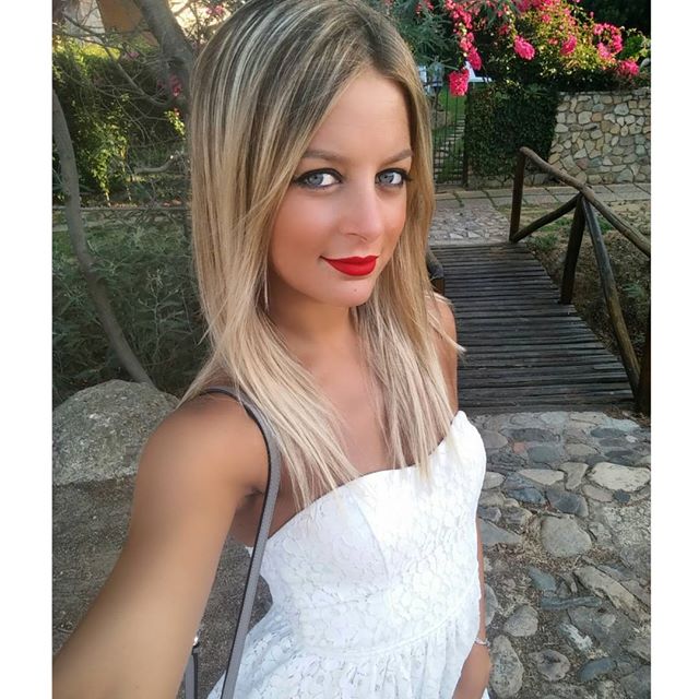 Dicono sia una ragazza molto timida