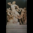 Virgilio, Eneide: Libro 02 - IL SACERDOTE LAOCOONTE