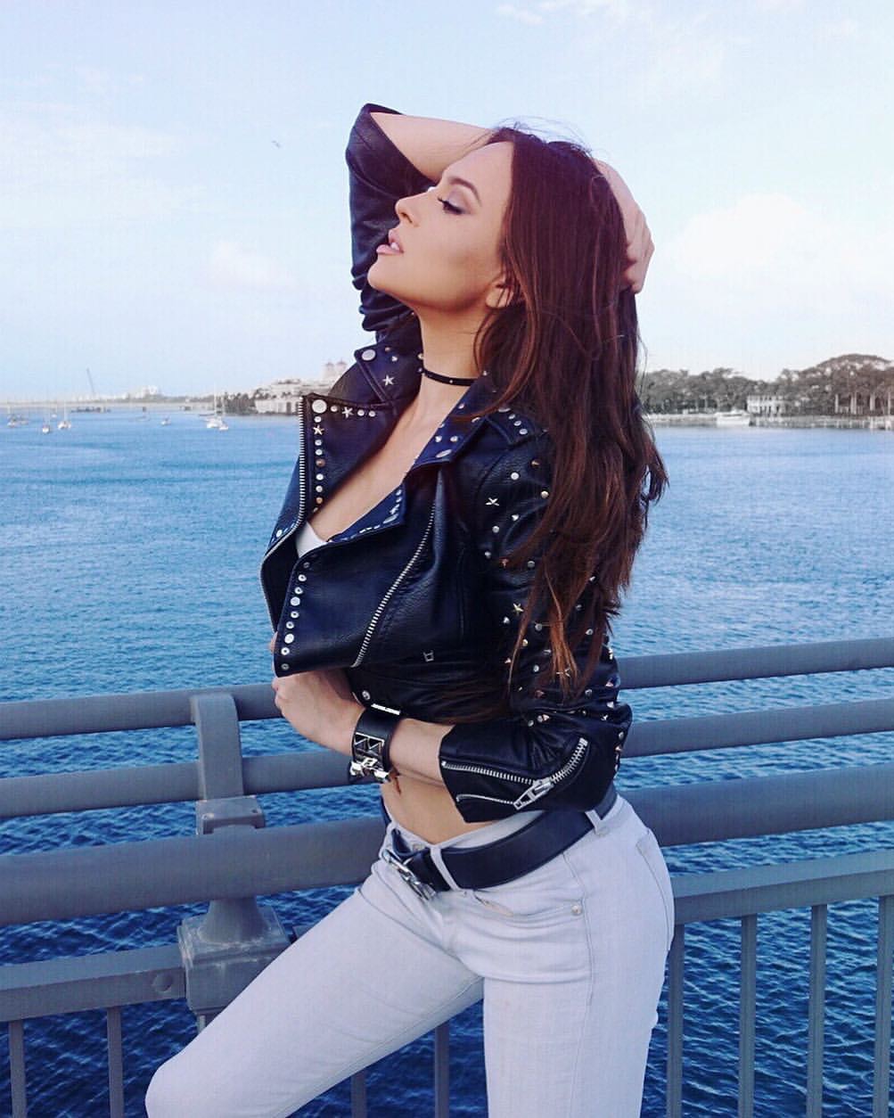 nel pontile-portico - Lola Astanova
